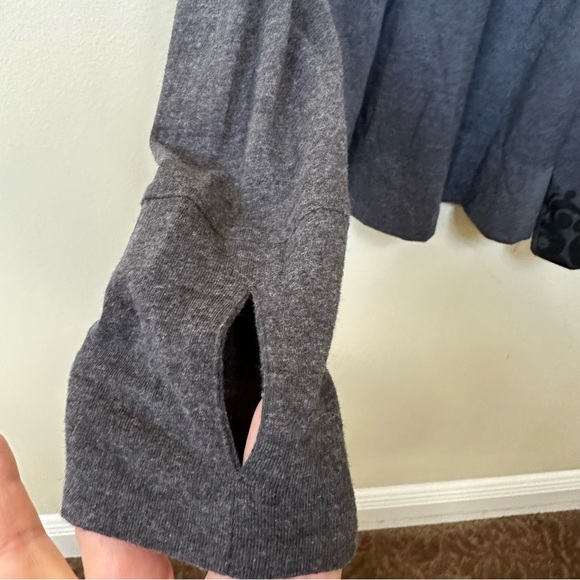 Disney Parks lightweight open front Mickey cardigan EUC Small - Picture 4 of 6